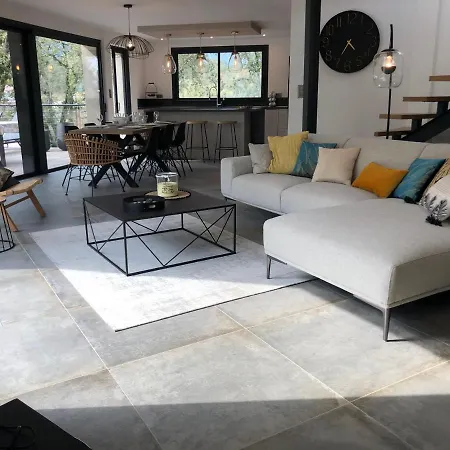 Pavillon De La Trinite * 포르토베쉬오