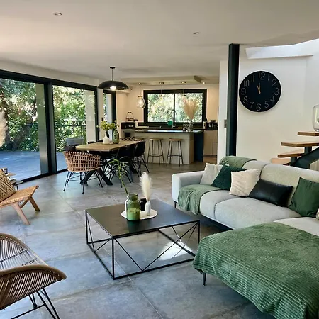 Pavillon De La Trinite 포르토베쉬오